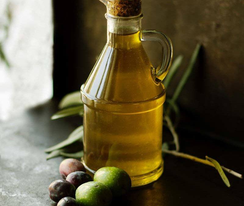 Utilizamos el aceite de oliva virgen, como una de nuestras materias primas